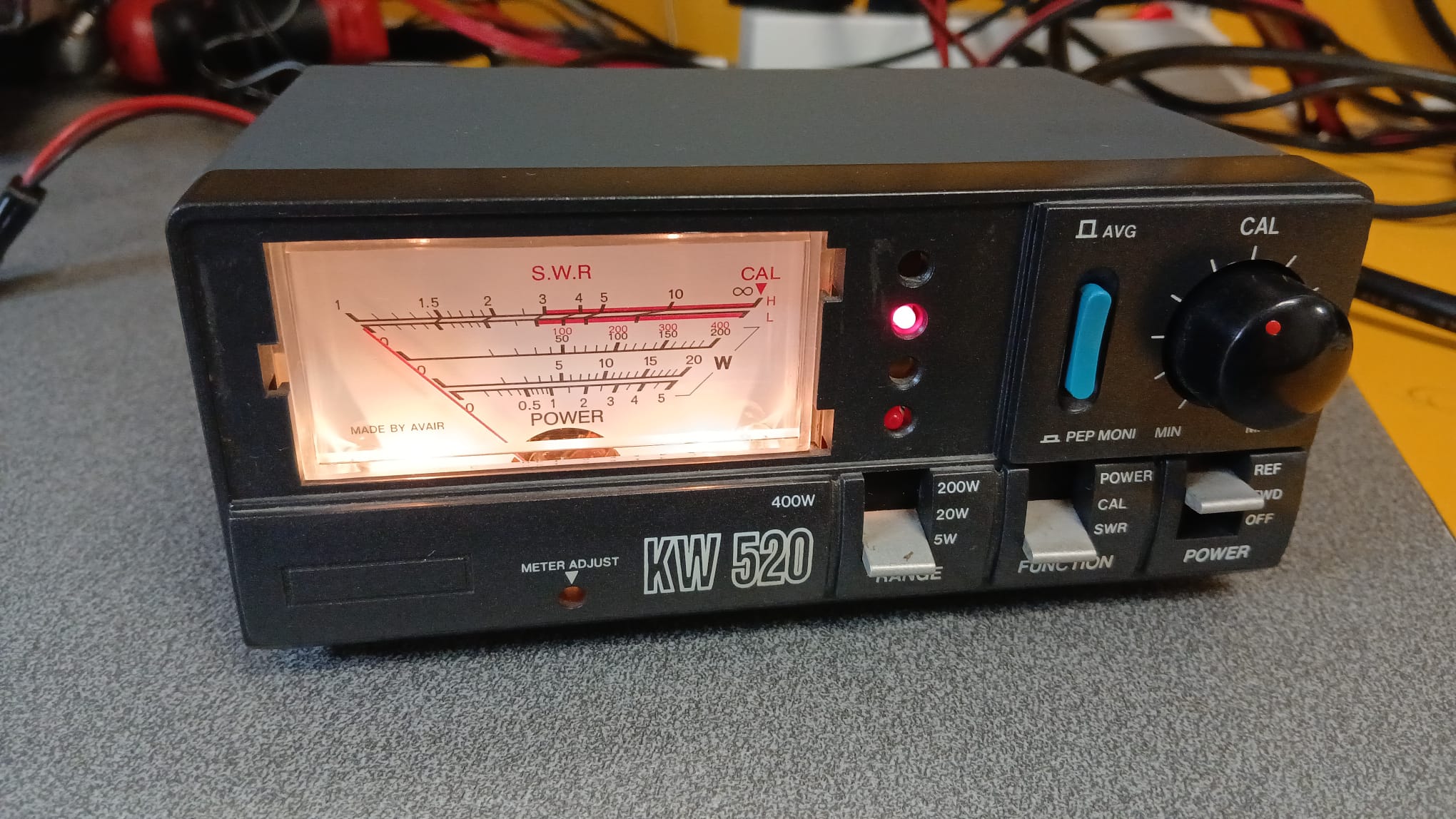 ALAN KW-520 ROSMETRO WATTMETRO 1,8/200 - 140/525MHZ - 200/400WATT - BUONO STATO