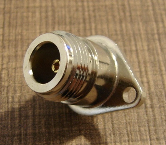 CONNETTORE DA PANNELLO N FEMMINA CON GHIERA 2 FORI