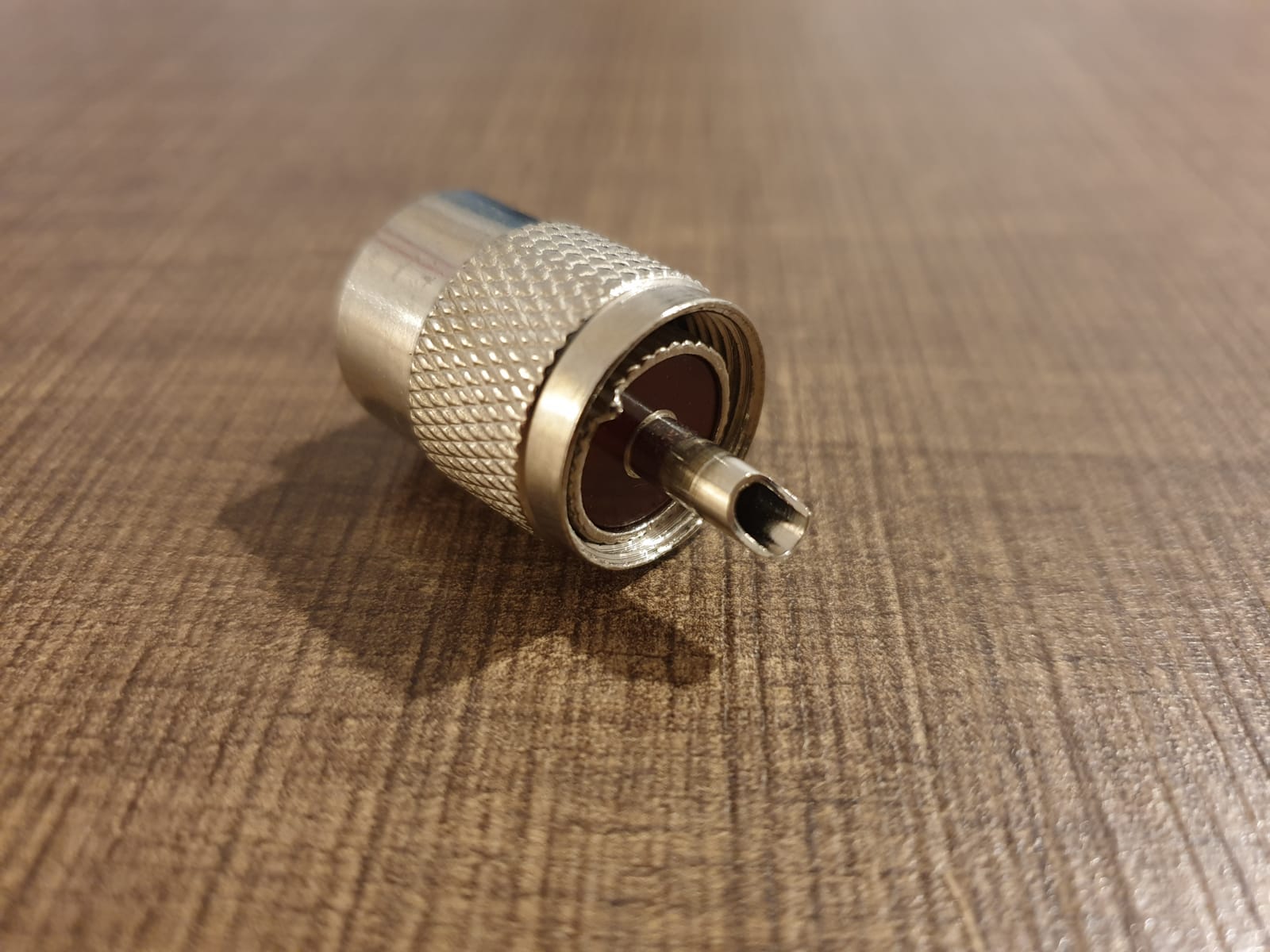 CONNETTORE PL259 LUNGO A SALDARE PER RG58/RF195 H-155 IN BACHELITE