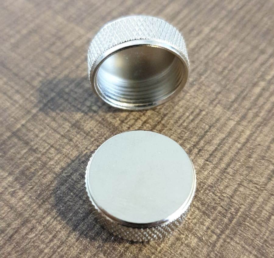 TAPPO INOX AD AVVITARE PER COPRIRE SO239 E ATTACCHI MICROFONICI 8 PIN ROUND