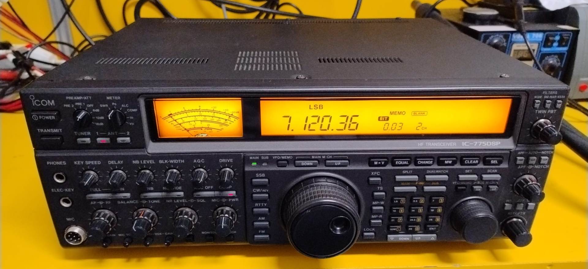 ICOM IC-775DSP RTX HF 0-30MHZ ALL MODE 200W ALIMENTATORE ENTROCONTENUTO - OTTIMO