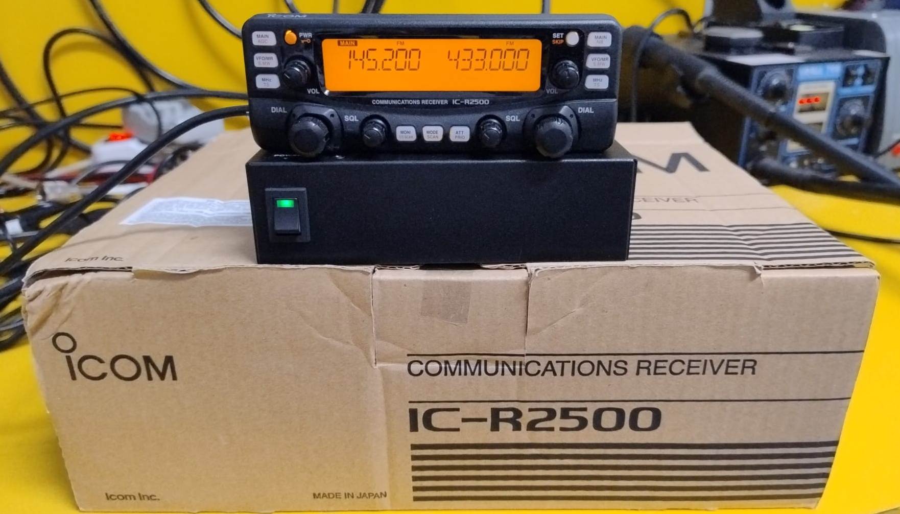 ICOM IC-R2500 RICEVITORE 0,01-3300MHZ ALLMODE - PARI AL NUOVO CON IMBALLO ORIGINALE