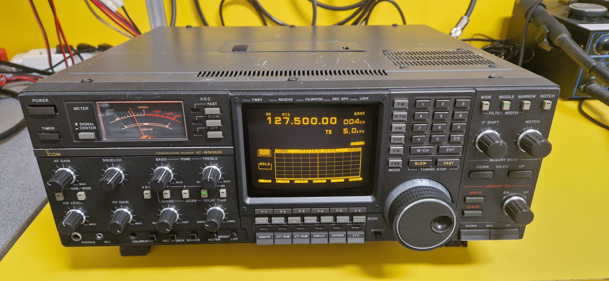 ICOM IC-R9000 RICEVITORE HF/VHF/UHF 0,1-2000MHZ ALL MODE