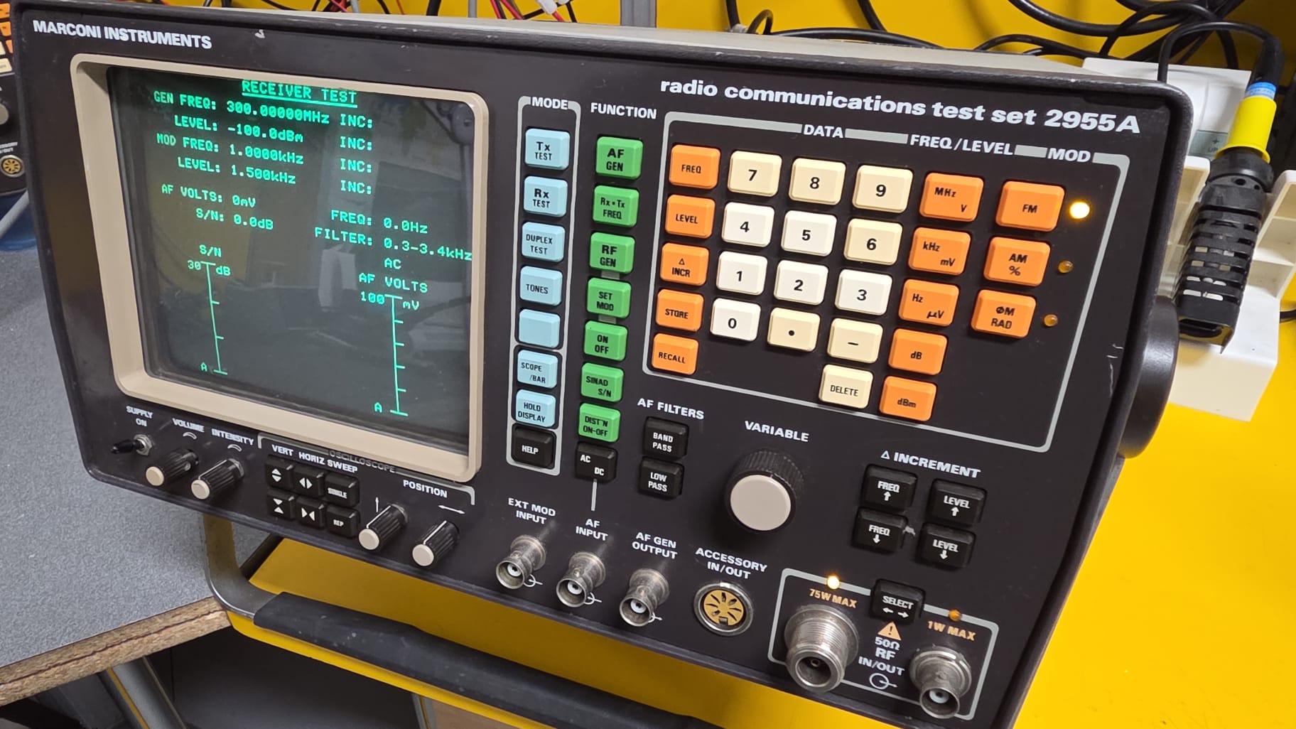 MARCONI INSTRUMENTS - RADIO COMMUNICATIONS TEST SET 2955A - PERFETTAMENTE FUNZIONANTE.