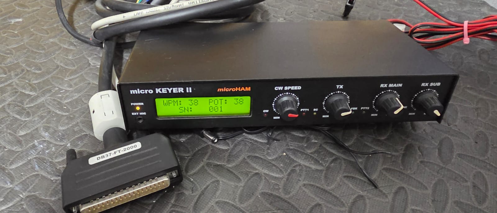 MICRO KEYER II - CONTROLLO DI STAZIONE INTEGRATO COMPLETO DI CAVO