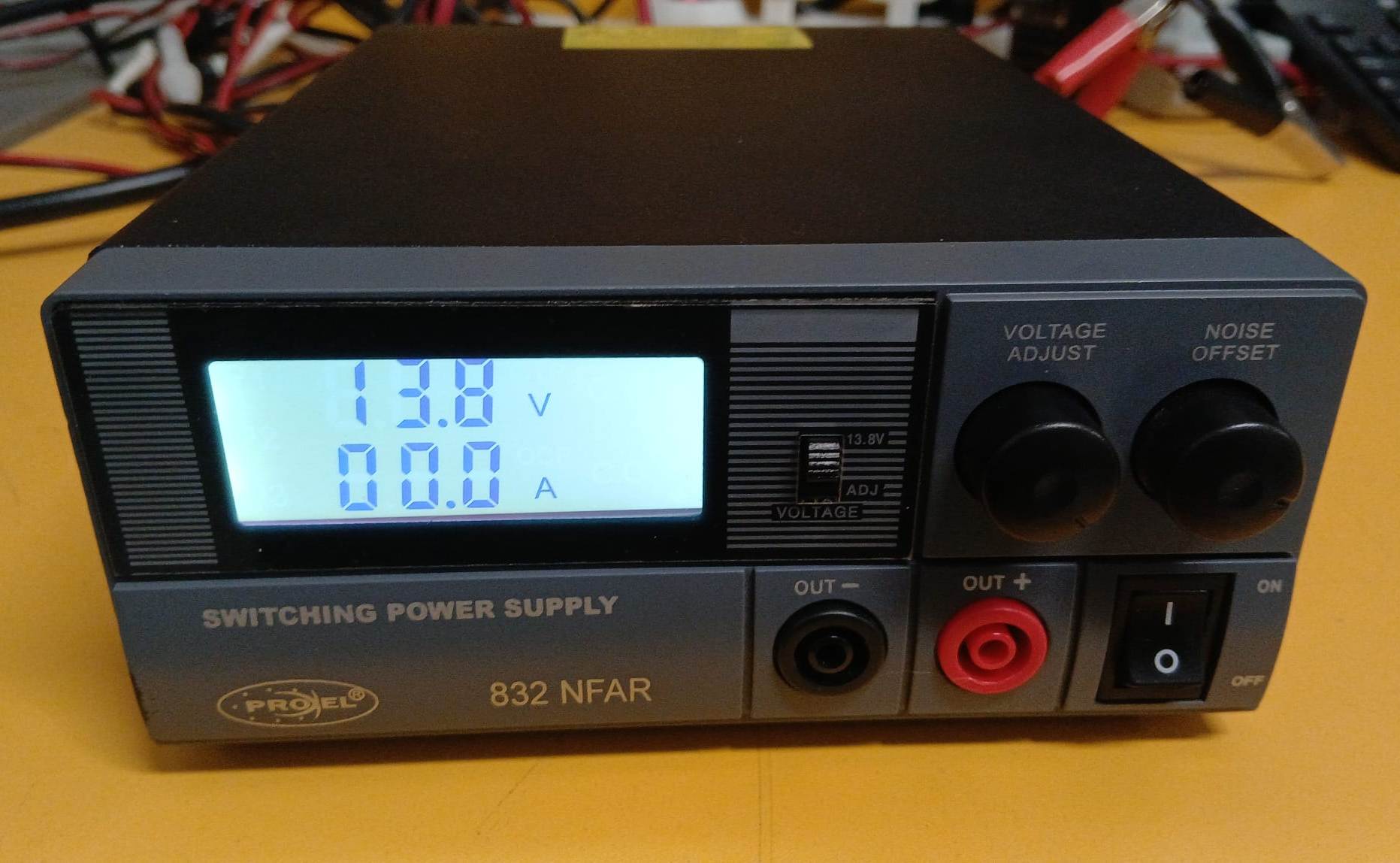 PROXEL 832 NFAR DIGITALE ALIMENTATORE 9-16VOLTS 30-32 AMPERE - OTTIMO STATO