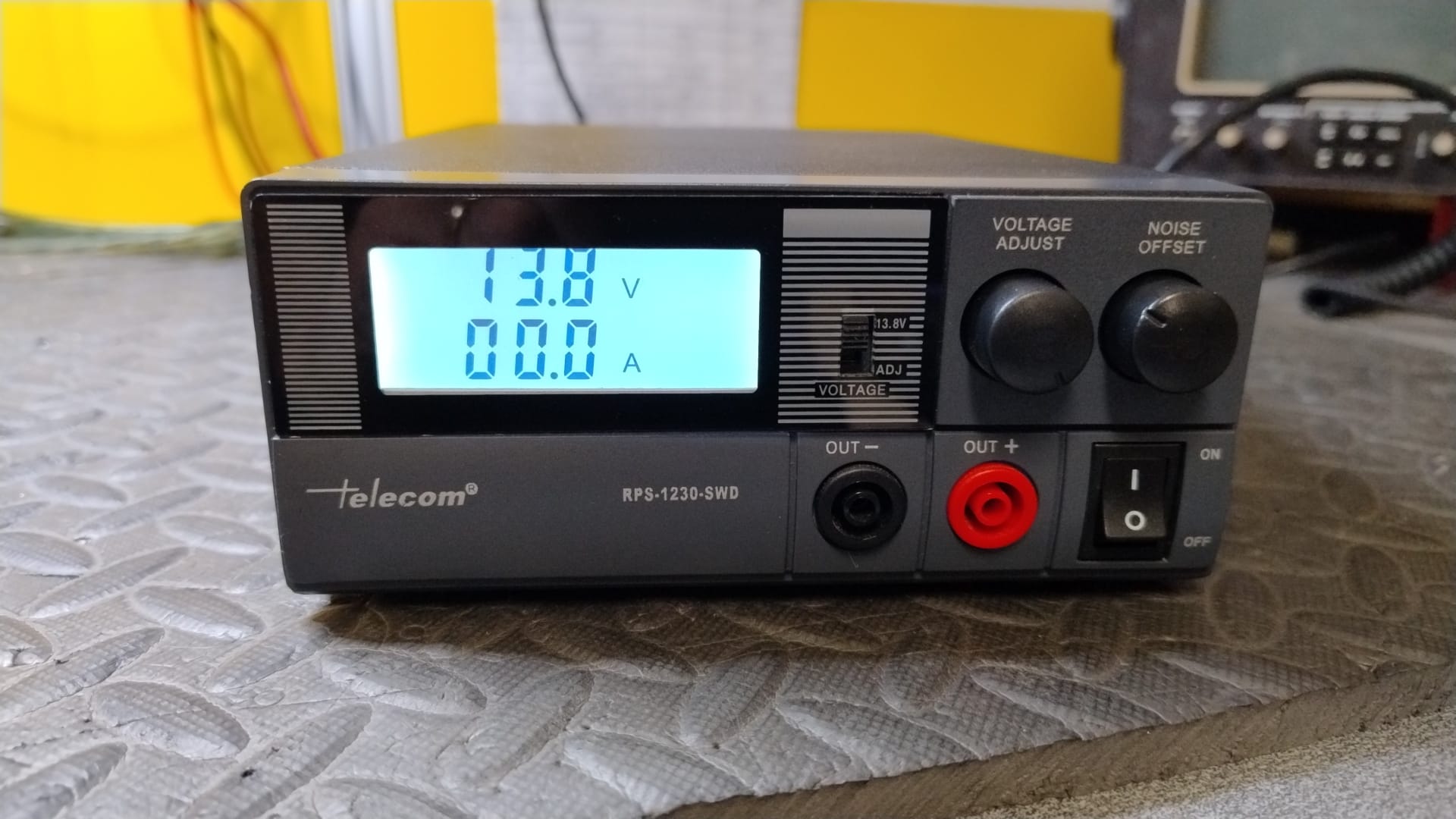 TELECOM RPS1230SWD ALIMENTATORE SWITCHING 30A 13,8V - DIGITALE - OTTIMO STATO