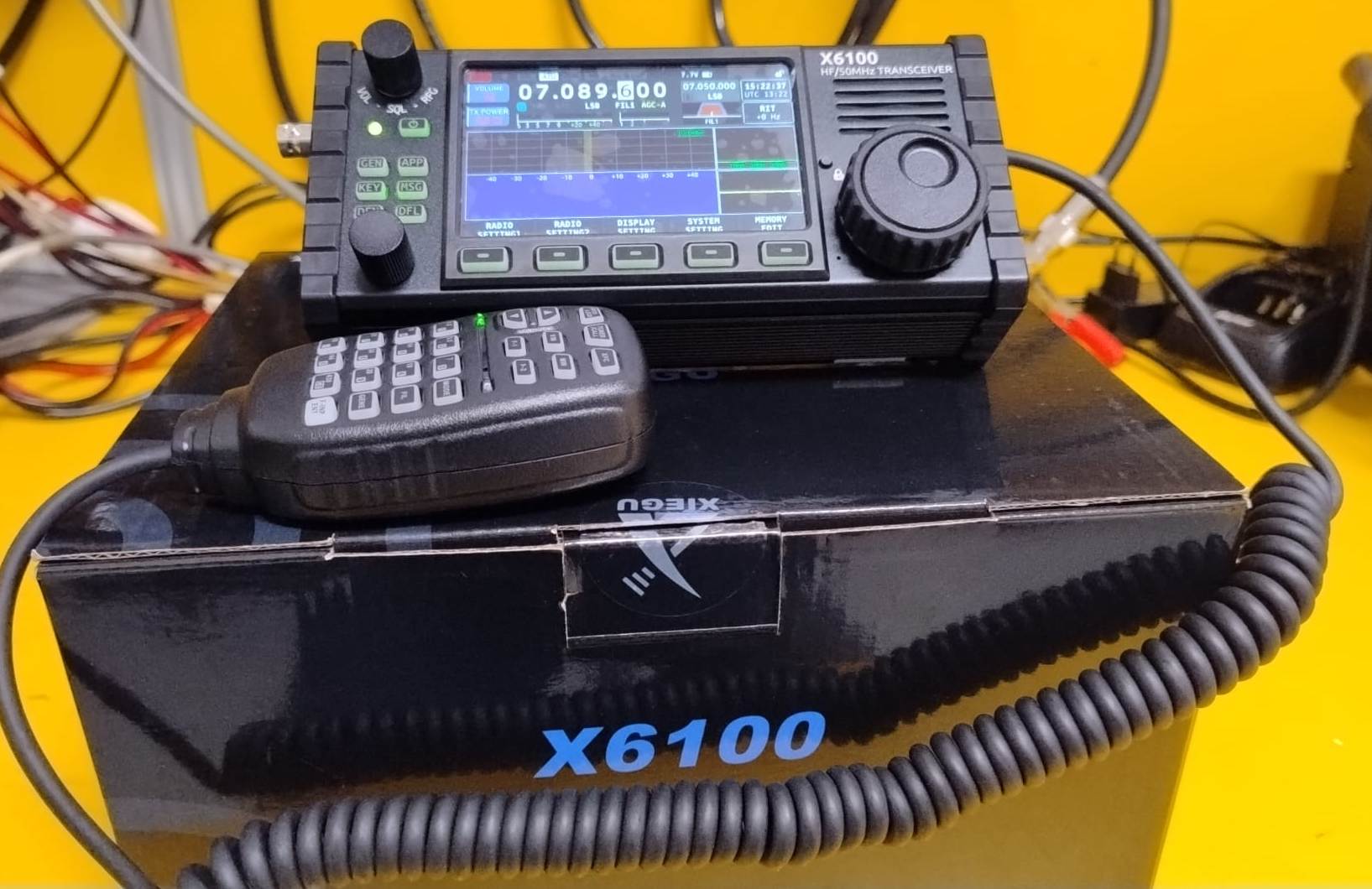 XIEGU X6100 RTX SDR HF QRP 0.5 - 30 MHZ 10 W CON AT TUNER DSP - PARI AL NUOVO