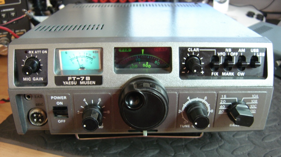 YAESU FT-7B HF 80-10 MT AM/SSB/CW