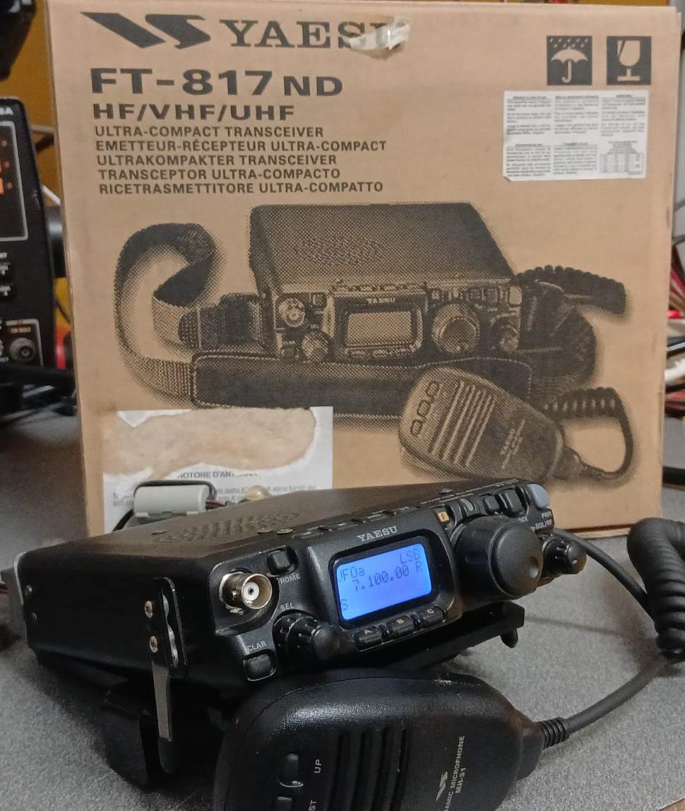 YAESU FT-817ND QRP - HF/50/VHF/UHF ALLMODE CON ACCESSORI EXTRA