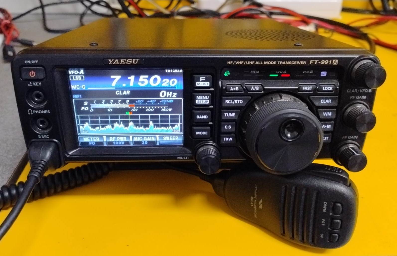 YAESU FT-991A HF/50/144/430 MHZ ALL MODE - C4FM - PARI AL NUOVO