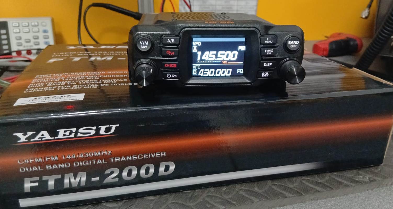 YAESU FTM-200 RTX VHF/UHF C4FM - PARI AL NUOVO