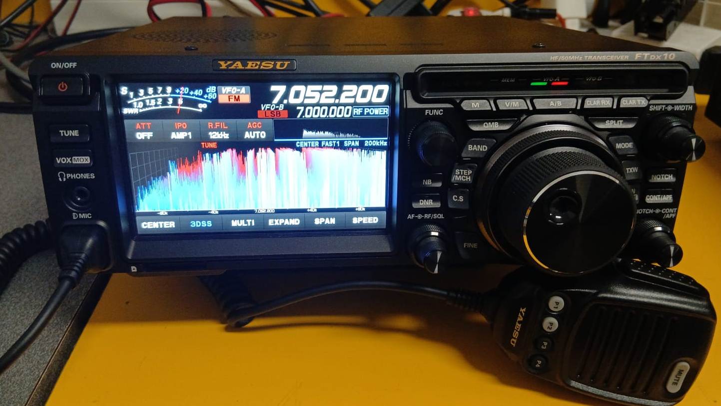 YAESU FTDX-10 HF/50MHZ ALL MODE - PARI AL NUOVO - UNICO PROPRIETARIO - IMMACOLATO