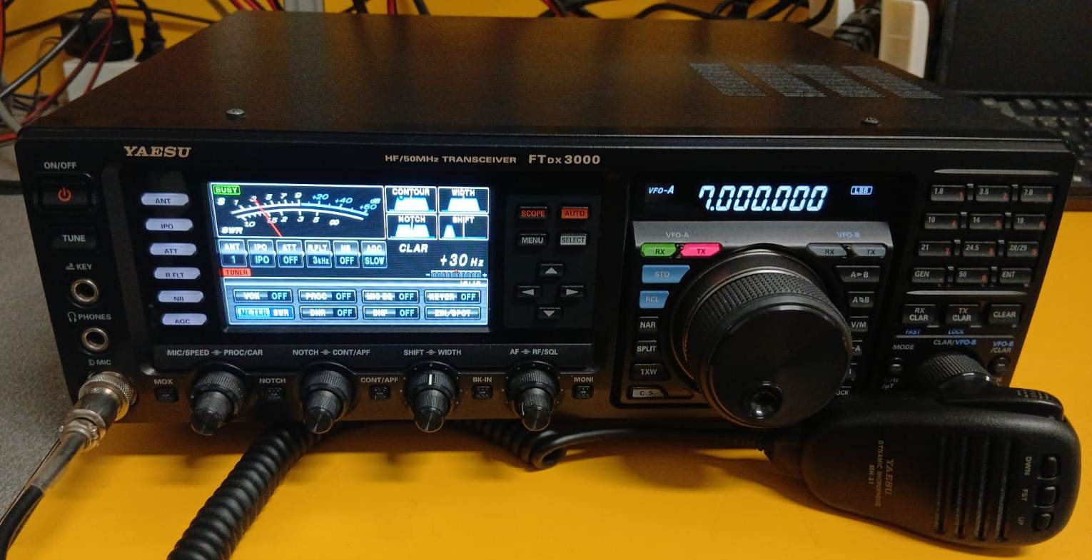YAESU FTDX-3000 PARI AL NUOVO - UNICO PROPRIETARIO - IMMACOLATO CON FILTRO STRETTO CW XF-127CN